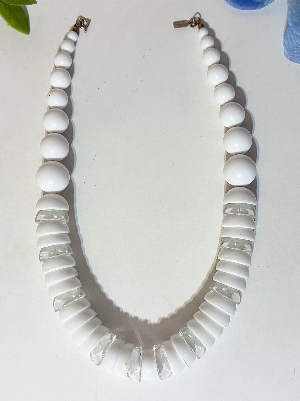 Vintage Essex of Canada White Graduated Statement Necklace-Womens Signed Jewelry